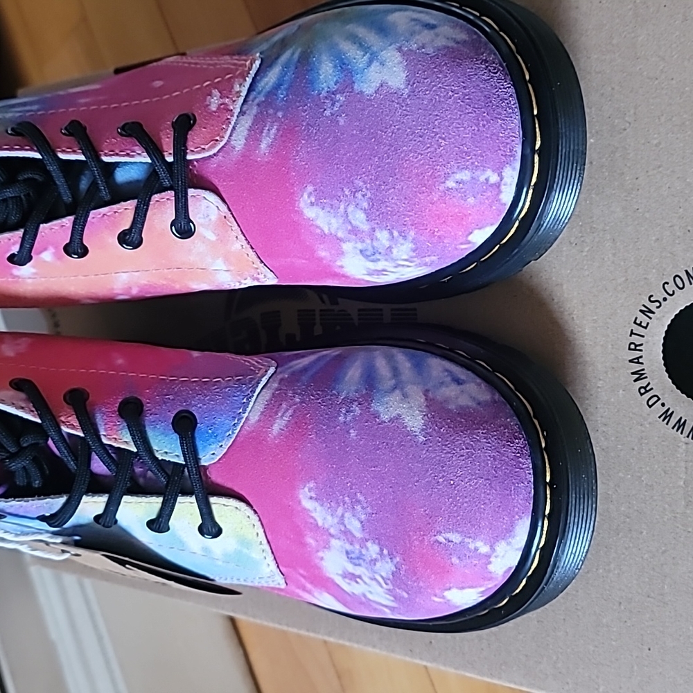 Dr. Marten's Girls Tye Dye Suede Boots, Size Kids 6M - Picture 16 of 16